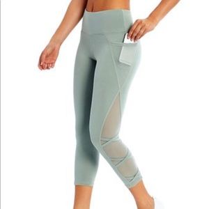 High-Waist Crop Leggings with Pocket